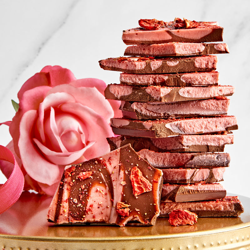 メリング　デニムバインダー Sweet Strawberry Strawberry Bark - 14 OZ – Bissinger's Handcrafted Chocolatier