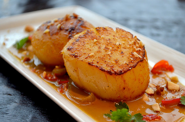 Scallops with Coconut & Milk Chocolate Curry